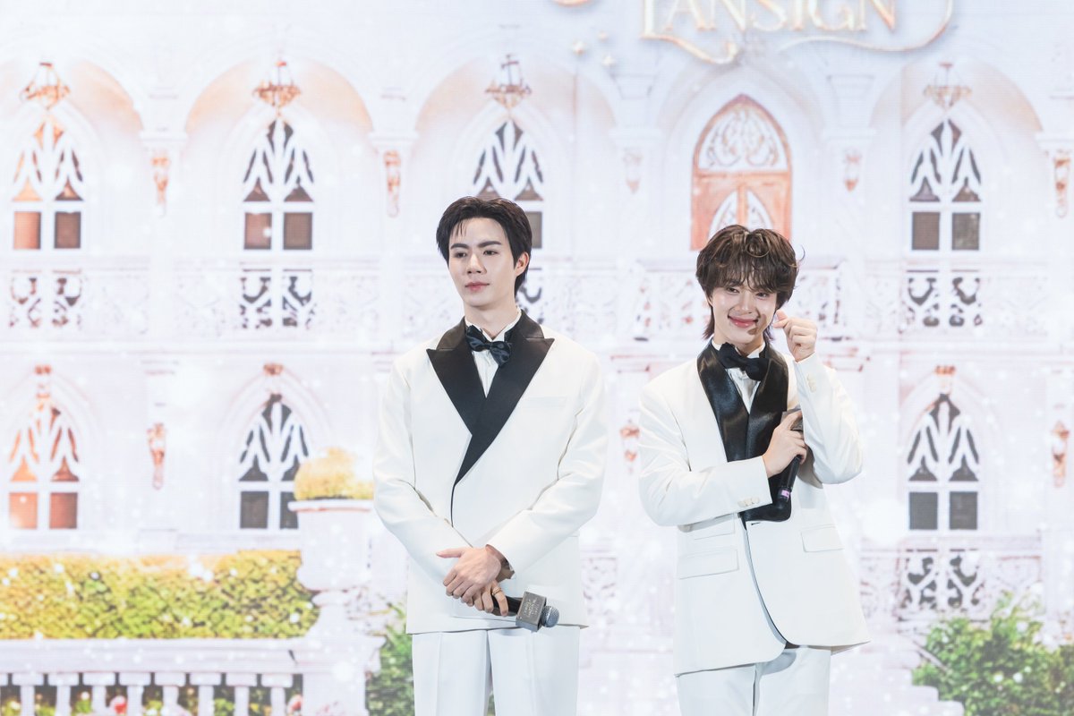 TheNextPrinceTH's tweet photo. จบลงไปแล้วสำหรับงาน The Next Prince Fansign

ขอขอบคุณทุกคนที่มาร่วมสร้างความทรงจำแสนพิเศษไปพร้อมกันกับ “ซี” “นุนิว” และ “น้องซน” รวมถึงขอขอบคุณทุกคนที่ติดตามและส่งกำลังใจให้กับทั้งสามคนมาตลอดทั้งวันนะคะ 🥰 

#TNPFansignCRKN https://t.co/PyL86oL4dl