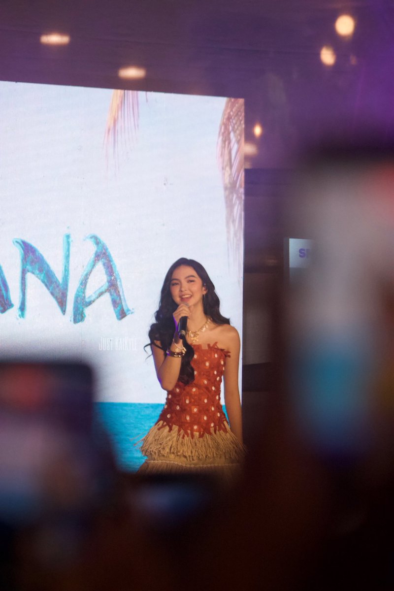1weeksub's tweet photo. Our real-life Disney Princess fo sure.

@kakaimontinolaa 

#KaiKyle #KaiMontinola https://t.co/9ulBbVwINE