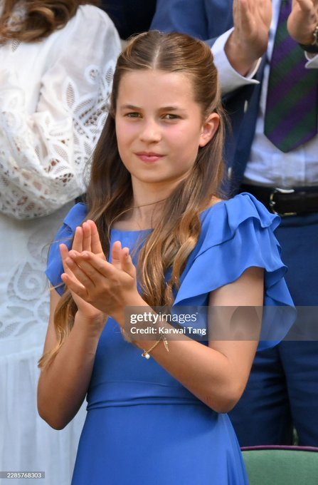 Canellelabelle's tweet photo. Prince William and His mini me daughter, Princess Charlotte at Wimbledon today😍
   I love how Catherine makes sure her family's outfits always tie into each other in one way or the other without being too obvious. The blue hue is perfectly carried here🔥
#PrinceofWales https://t.co/malZcfEAz3