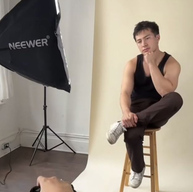 thehudprint's tweet photo. hudson knew to bring the post about this photoshoot back because he looks so good https://t.co/0Mhw92jcyW