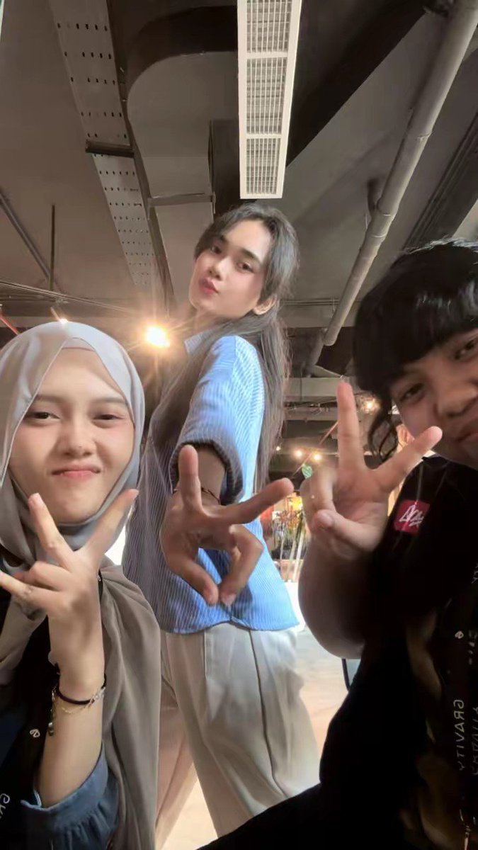 ilikeyudobin's tweet photo. Gabut menunggu kostum party gravitation tadi https://t.co/KTke6u257A