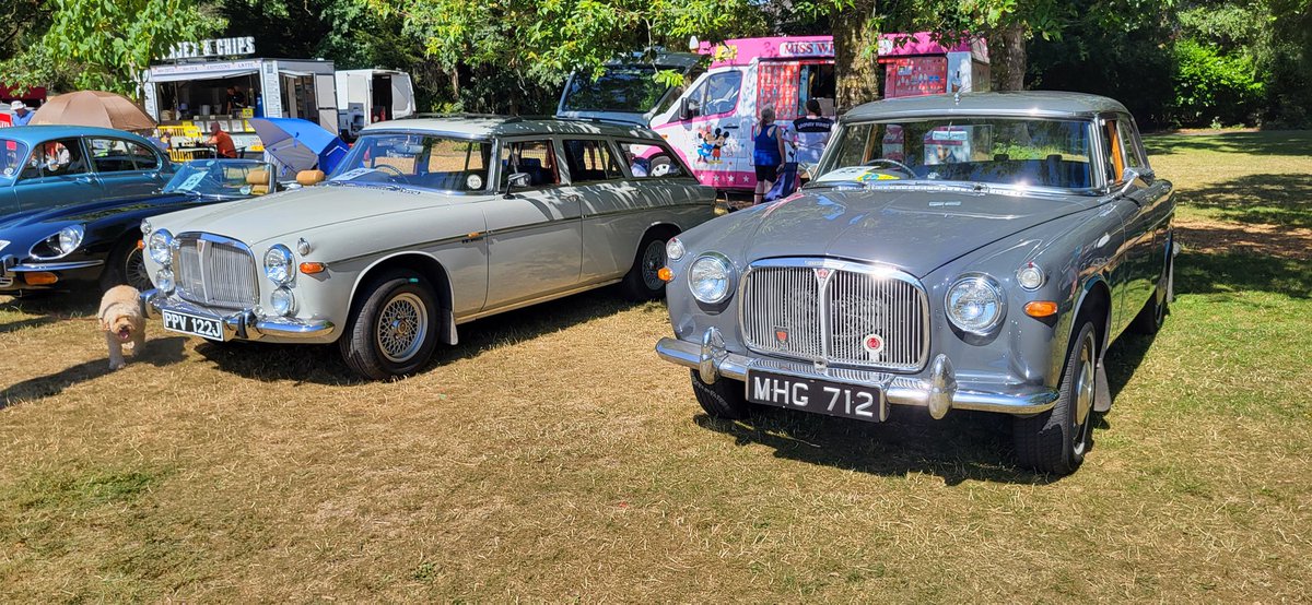 HiKennys's tweet photo. Rover estate.
#groan
(I profiled this car long before that certain classic car mag (the one that has more pictures of the writers than the actual cars..) did)
#Didsbury https://t.co/4ZxU9hbA2f