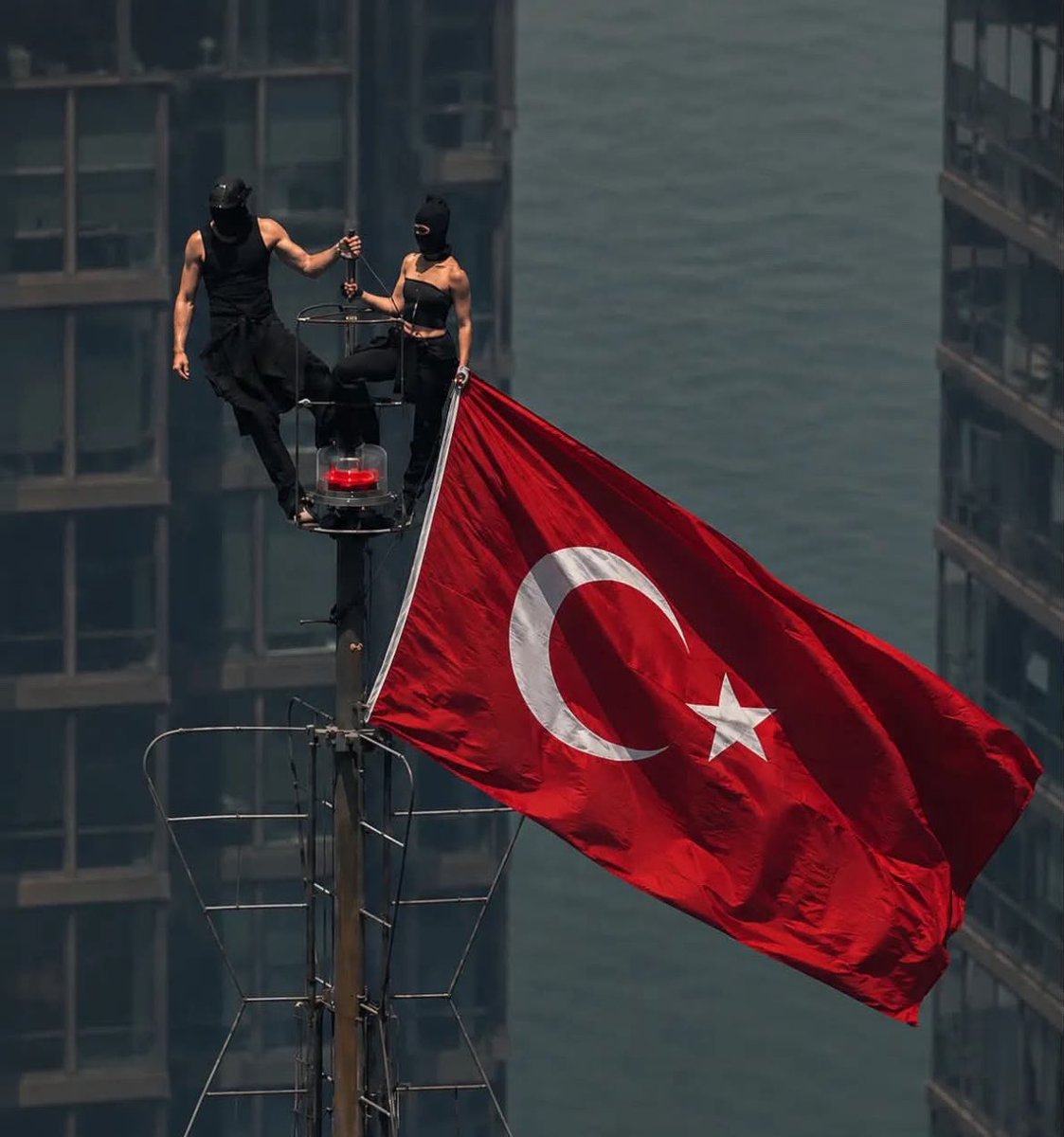 edaaanurr123's tweet photo. apo PİÇTİR PİÇ KALACAK diyen oğlanla… https://t.co/H1k50qEDIc