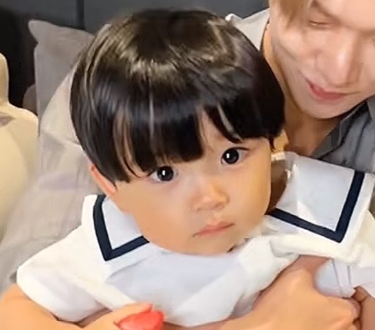 ANjbs_leo's tweet photo. baby yoojun's tapioca pearl  eyes https://t.co/0ngKv5TCbl