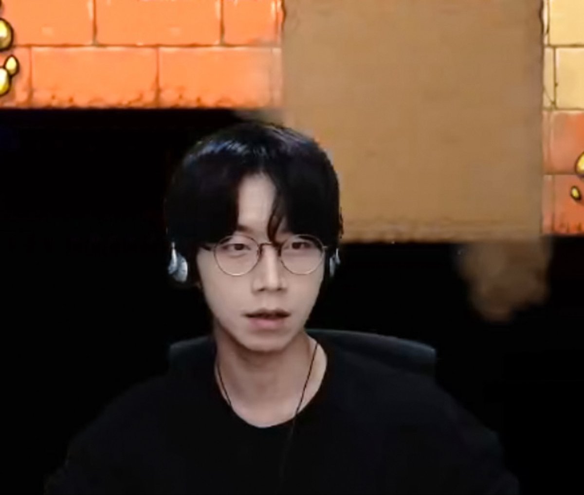SangbaStr's tweet photo. 이 사진 가운데 한가닥 내려온 저게 동인연성적으로 좋음 https://t.co/raVgDTFFdZ