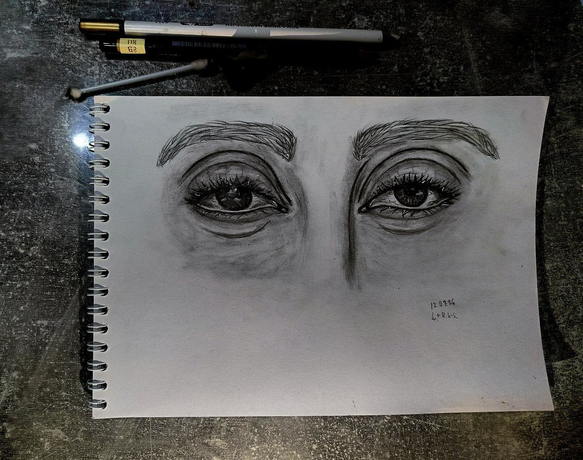 ChoseEnSoiVdnva's tweet photo. ✏️(👁) ∫(👁)
#art #artfight2026ㅤ #artofliving #artfightㅤ #artㅤㅤㅤㅤ #drawingㅤㅤ #Drawthisinyourstyle #draw #sketch #eye #artist #artists https://t.co/3MqVfe47jc