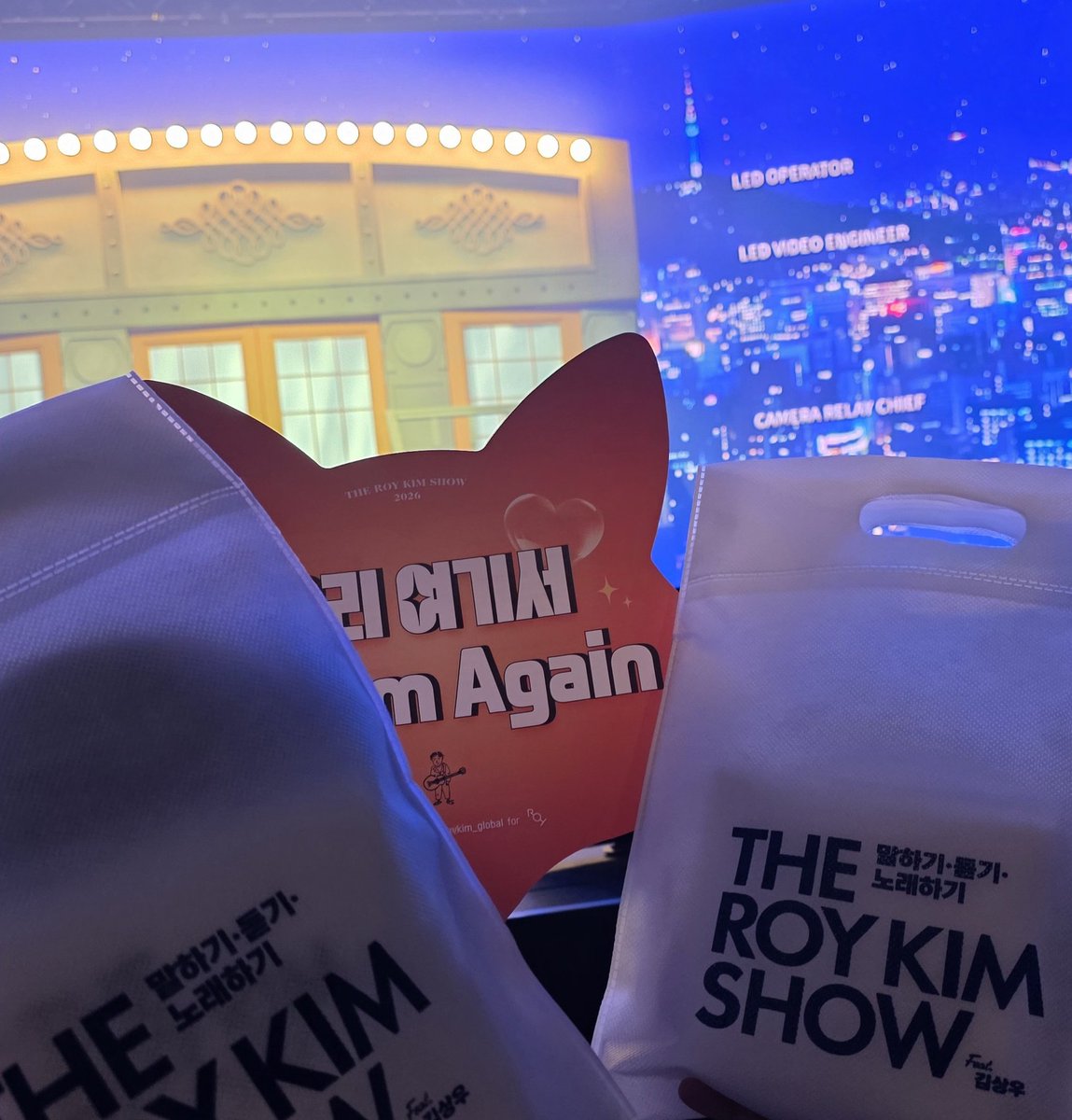 e_h12_13's tweet photo. 로이킴 콘서트
THE ROY KIM SHOW: 말하기·듣기·노래하기 https://t.co/RC3wjMQvVx