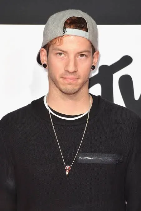 PilotsCraving's tweet photo. Josh Dun admits he got banned from calling or texting several radios after he called for hours on end begging for them to play his band's songs. https://t.co/v9eUrX3UQh