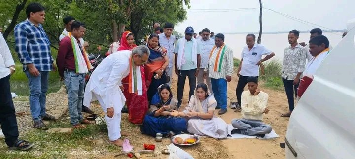 AnildasMahant11's tweet photo. आज ग्राम जशपुर कछार स्थित माँ चंद्रहासिनी मंदिर के समीप नदिया खड़ तट पर सीसी सड़क निर्माण कार्य के भूमिपूजन एवं सम्मान समारोह में सम्माननीय विधायक श्रीमती उत्तरी गनपत जांगडे़ ज��� के साथ शामिल होने का सौभाग्य प्राप्त हुआ।....🙏🙏 https://t.co/dOIvHgLDLY