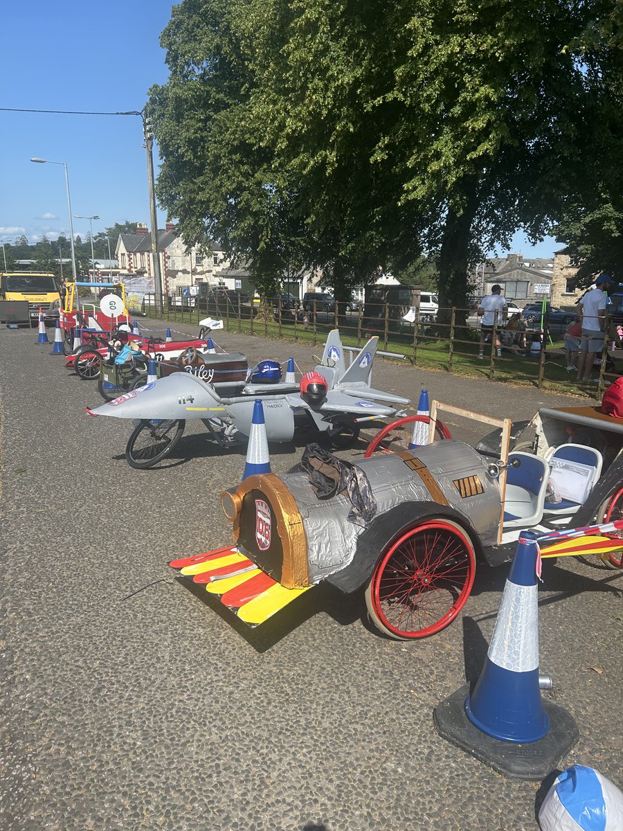 PSOSDandG's tweet photo. A brilliant day in Castle Douglas for the soap box derby. Our Community Officers were on patrol helping to deliver a safe event. We also had some help from Optimus Prime! #CommunityPolicing #Transformers #CastleDouglas https://t.co/Q6NMTdxKHx