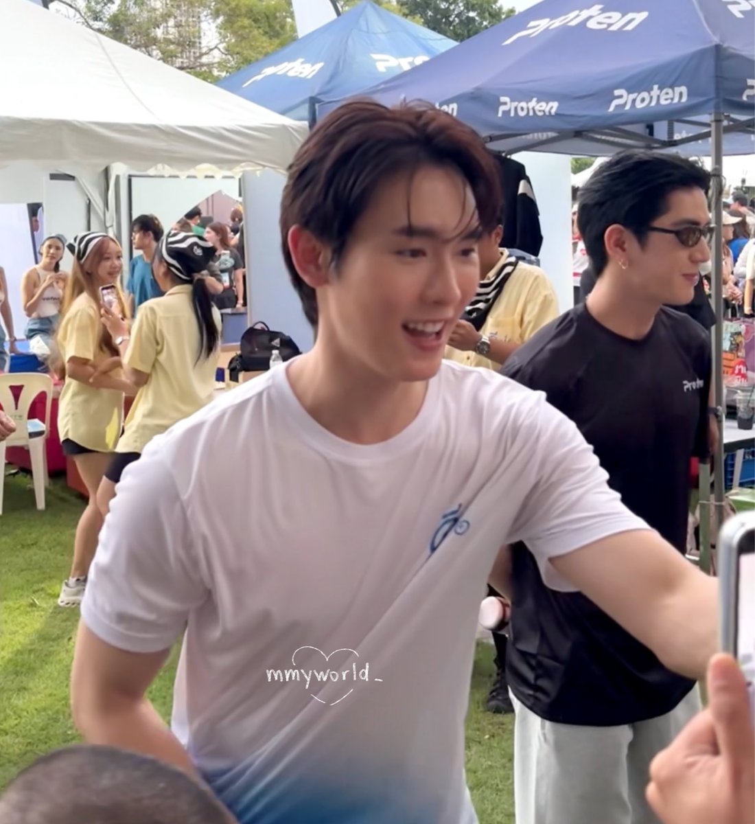 mmyworld_'s tweet photo. วันนี้ไปหาน้องบุ๊คมา เจอแบบใกล้มากกกกกแต่ก็ไม่กล้าเรียกหรือคุยอะไรเยยเพราะเขินนน😭🥺🥹กษิบ๊องน่ารักสุดๆน่ารักมากก>.< พูดเจื้อยแจ้วเลย🤏🏻เอ็นดูมาก จั้นหลงยัยนี่รอบที่ล้านแล้วน้ะ🥺🩷🫳🏻🫳🏻🫳🏻

BOOK WITH DNA MILK 
#DNAxBookKasidet
#kasibook https://t.co/9rBGMaoSiH
