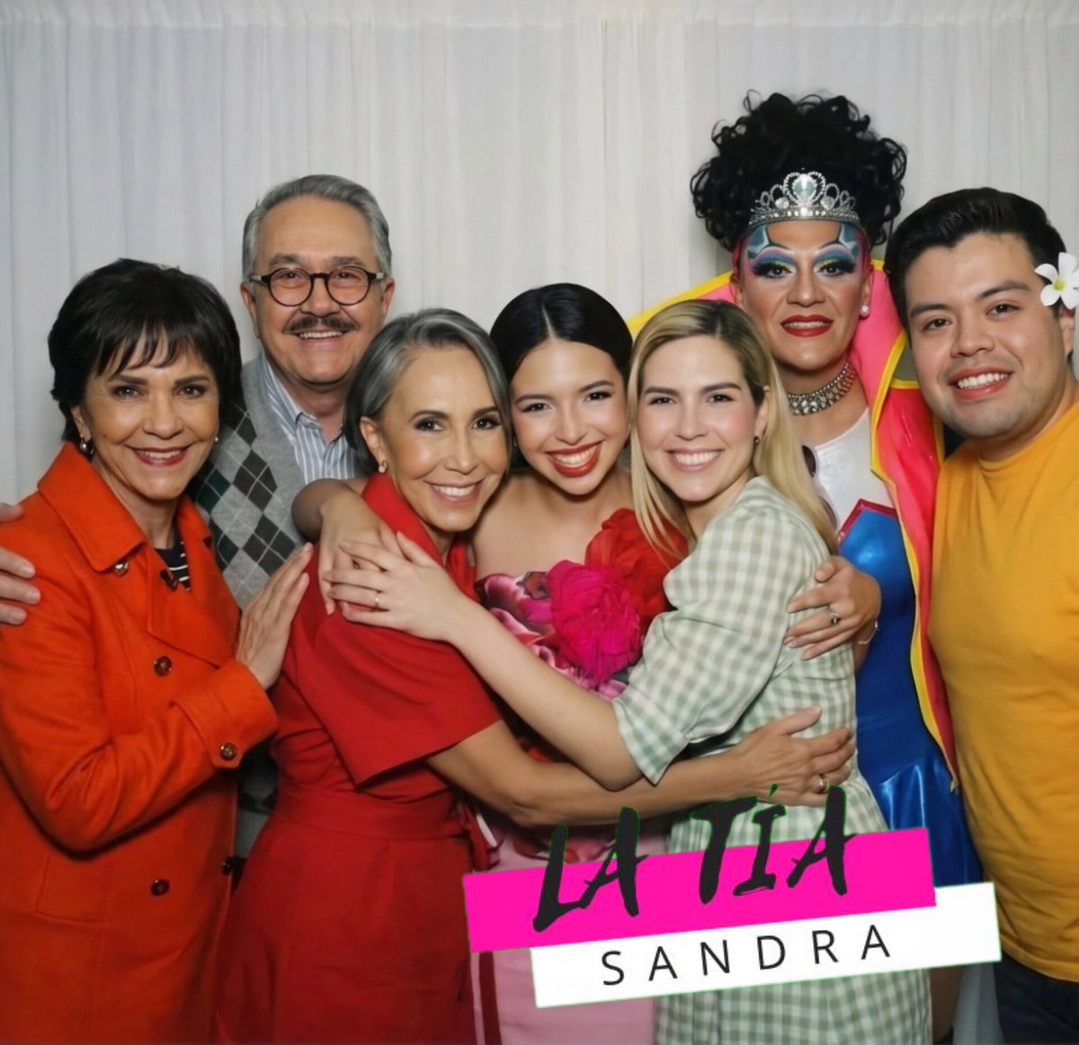 TuTiaSandra's tweet photo. PATI CHAPOY Y PEDRO SOLA se unen al club 😳 https://t.co/6a0J8dgaWC