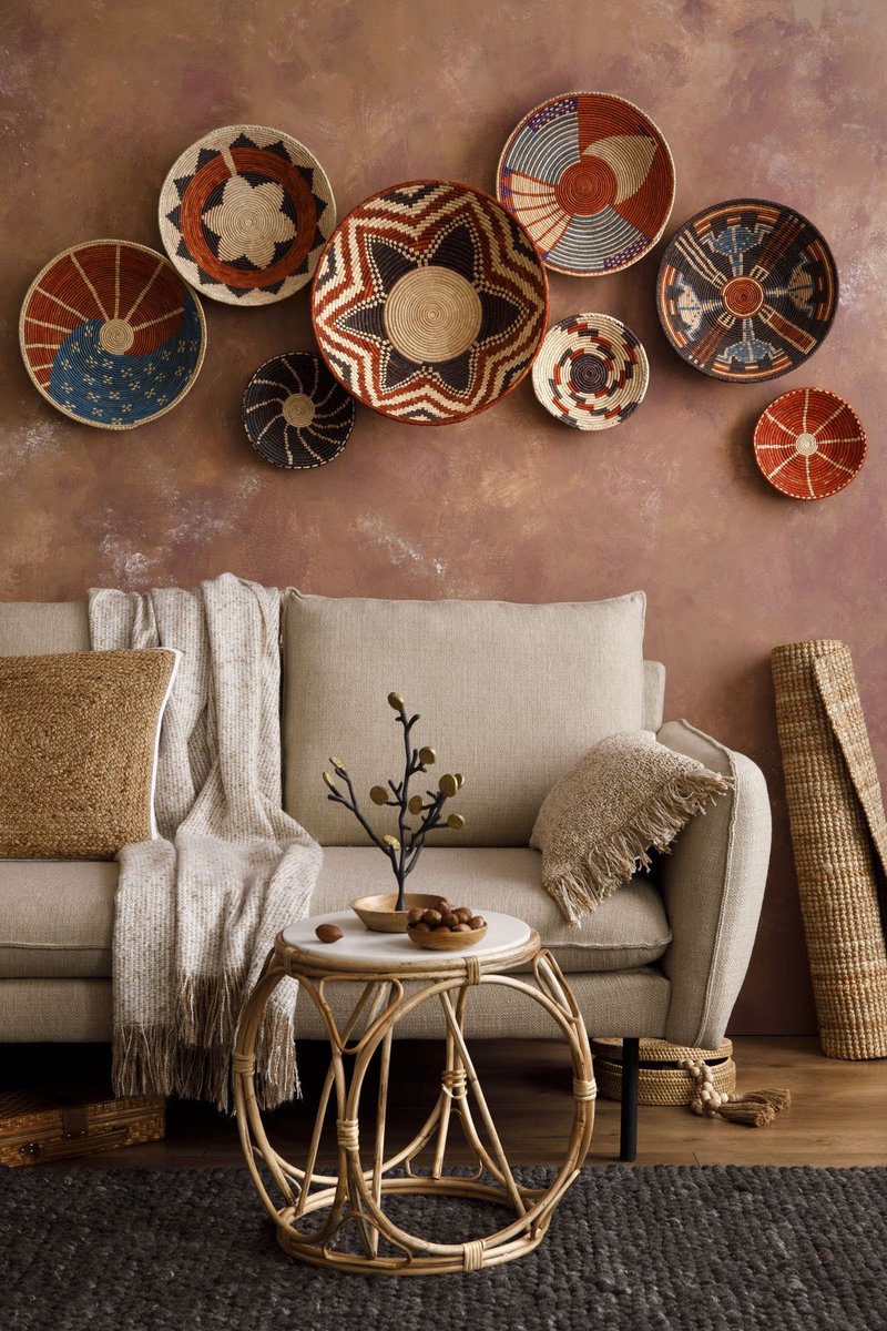 shavnyuyngah's tweet photo. African craft, taken seriously and refined to perfection in modern interiors.

Woven plate walls, wall fans, handwoven baskets, patterns and techniques passed down for generations. Styled here as the centerpiece of the room, not an afterthought tucked in a corner. https://t.co/pjb5dlpgNH