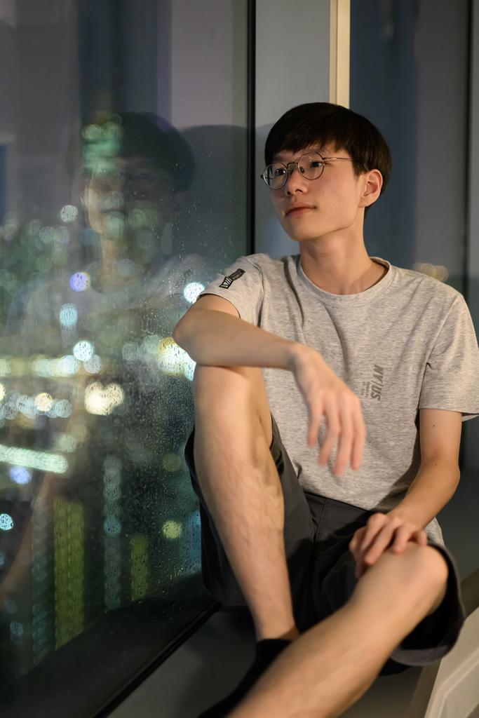 MCC06088054's tweet photo. 你當我那夜突然渴望被需要
即使我能沒有你 可惜那時心血正來潮 https://t.co/Sn9YzIUqkC