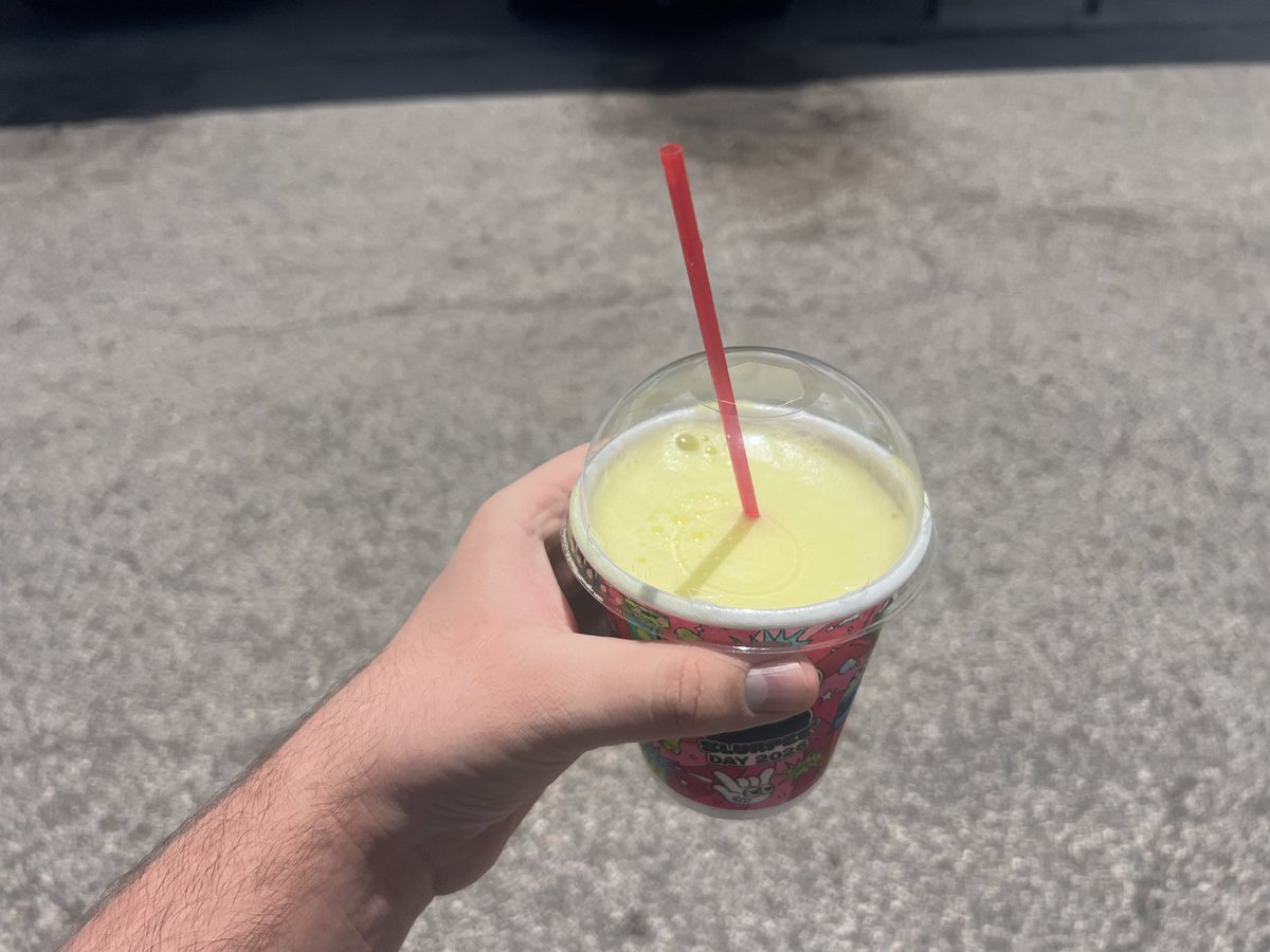 SamuelPurdySP's tweet photo. @7eleven I got my Surpee! https://t.co/Hhbh1Avo7P