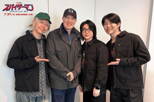 umi_no_yeah1121's tweet photo. 初心者向けスパイダーマン:ブランドニューデイ布教！番外編！

Mrs. GREEN APPLE『Brand New』

今作の日本語版主題歌『Brand New』を歌う日本の3人組ロックバンド

大森さんはサム・ライミ版からスパイダーマンと出会い、ウェブシューターのおもちゃを持っているほど大好きで、
藤澤さんは格闘ゲーム（おそらくマーヴルスーパーヒーローズかマブカプ2？）にハマり、
若井さんは大森さんに勧められて『アイアンマン』を観てから１週間で１９作品を完走し、
ライブではアベンジャーズのコスプレで登場するなど、とにかくマーベル愛に溢れた3人です。

また過去には『スパイダーマン:アクロス・ザ・スパイダーバース』のレッドカーペットに参加したことごあるスパイダーマン大好きなグループです。

バンドの活動期間をMCUのようにフェーズと区切って展開しており、現在フェーズ3の真っ只中です。

今回の新曲『Brand New』はマーベルスタジオの社長のケヴィン・ファイギ、映画のプロデューサーのエイミー・パスカル、監督のデスティン・ダニエル・クレットン、音楽監修を務めるデイヴ・ジョーダンらとミーティングを行い、作品の極秘情報を伝え楽曲の方向性についてリクエストを行ったそうです。

主演のトム・ホランドからも『本作の世界観を表現している素晴らしい楽曲』とコメントが送られています。

彼ら自身、日本語版主題歌を歌うにあたり作品のファンとして責任の大きさを感じており、自分たちが観客になった時にどう感じるかというのを重要視していると語っています。
個人的に、ミセスの3人がスパイダーマンのファンとして映画の余韻を崩さずに楽曲を作ってくださっているのが感じられてとても嬉しいです👍

歌詞や曲調からも新しい日々に明るい希望が持てるようなそんな曲に仕上がっていると感じています！
そして本当に今のピーターの事を考えると絶対幸せになるエンドじゃん。。。！と期待に胸を膨らませています！

『あなたの言葉を胸に抱いて』
『犠牲を払って何を救う？』
メイおばさんやスターク、それにMJやネッド、パニッシャーやハルク等の登場人物の事を想わせる歌詞がこの映画のラストに流れたらこれまでの主題歌の中でも素晴らしいものになると信じてます🤟

https://t.co/i4G7Gv6Q3u…

#ミセスグリーンアップル
#MrsGREENAPPLE
#spiderman          
#brandnew          
#iloveyouの先へ     
#スパイダーマン     
#BrandNewDay     
#MCU 
#Marvel