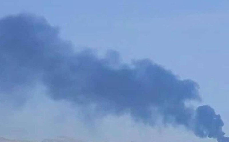 FaytuksNetwork's tweet photo. Based on local reports, several explosions have been heard from the coastal areas of Qeshm and Bandar Abbas, appearing to originate from the Strait of Hormuz. Smoke has also been seen rising over Qeshm, though the exact location is unclear https://t.co/q3v7wNqf0U