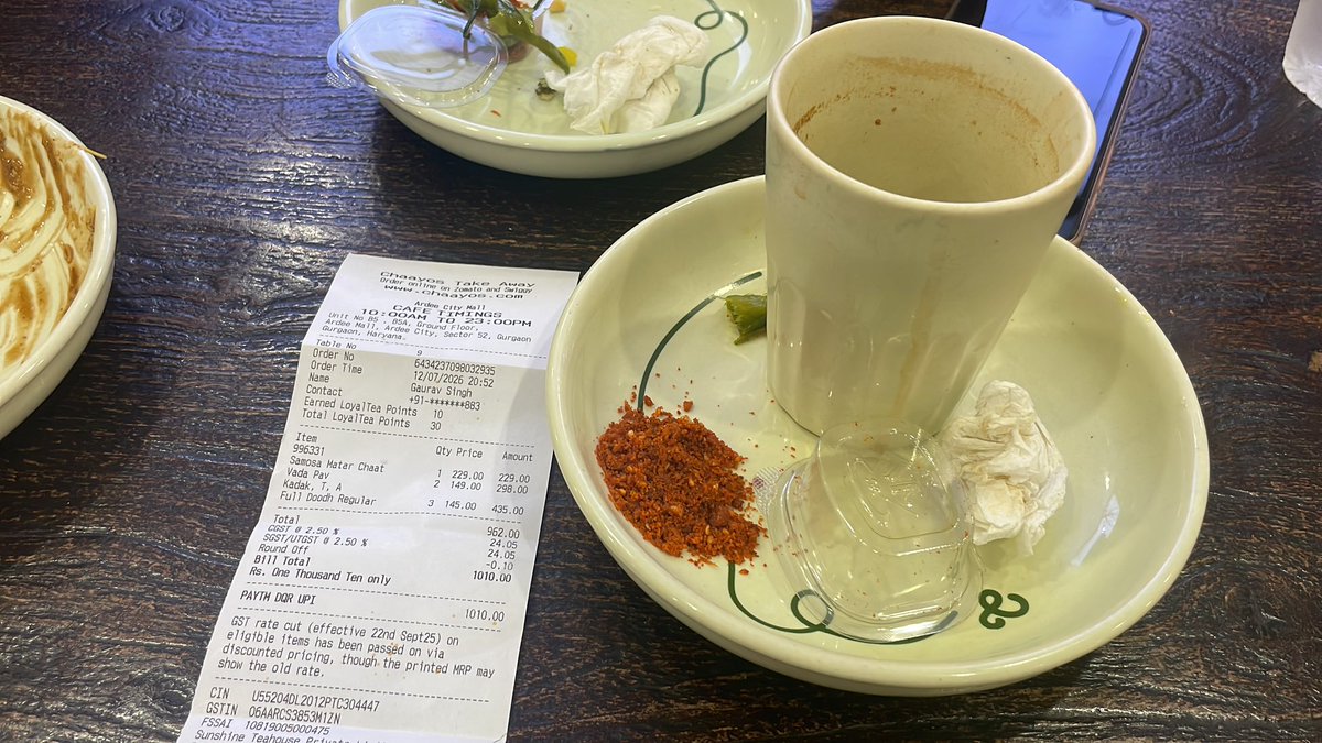 morehangover888's tweet photo. Worst chai ever and way too expensive.   

आज Chaayos में चाय पी। बिल देखकर लगा शायद कप के साथ शेयर सर्टिफिकेट भी मिलेगा! अफसोस, मेरे लिए स्वाद उतना यादगार नहीं था जितनी कीमत

@Chaayos https://t.co/yJHkoCoqTf