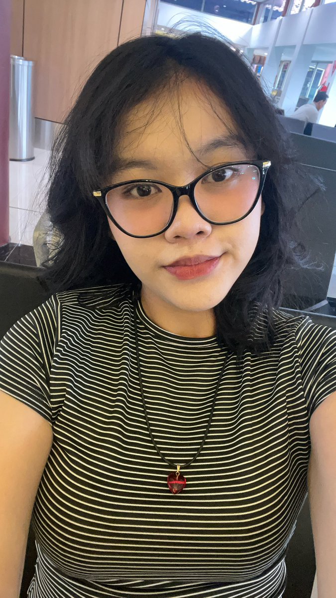 yenny tweet media