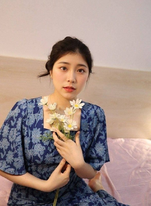 Sueschamber's tweet photo. 秦嘉妮不雅视频曝光，各种黑丝露逼诱惑，性感身材，白嫩淫
穴，巨乳肥臀坐上来太爽了
#秦嘉妮 #少妇 #嫩穴
完整合集
https://t.co/Xieevgfo71 https://t.co/v4PhplYMni