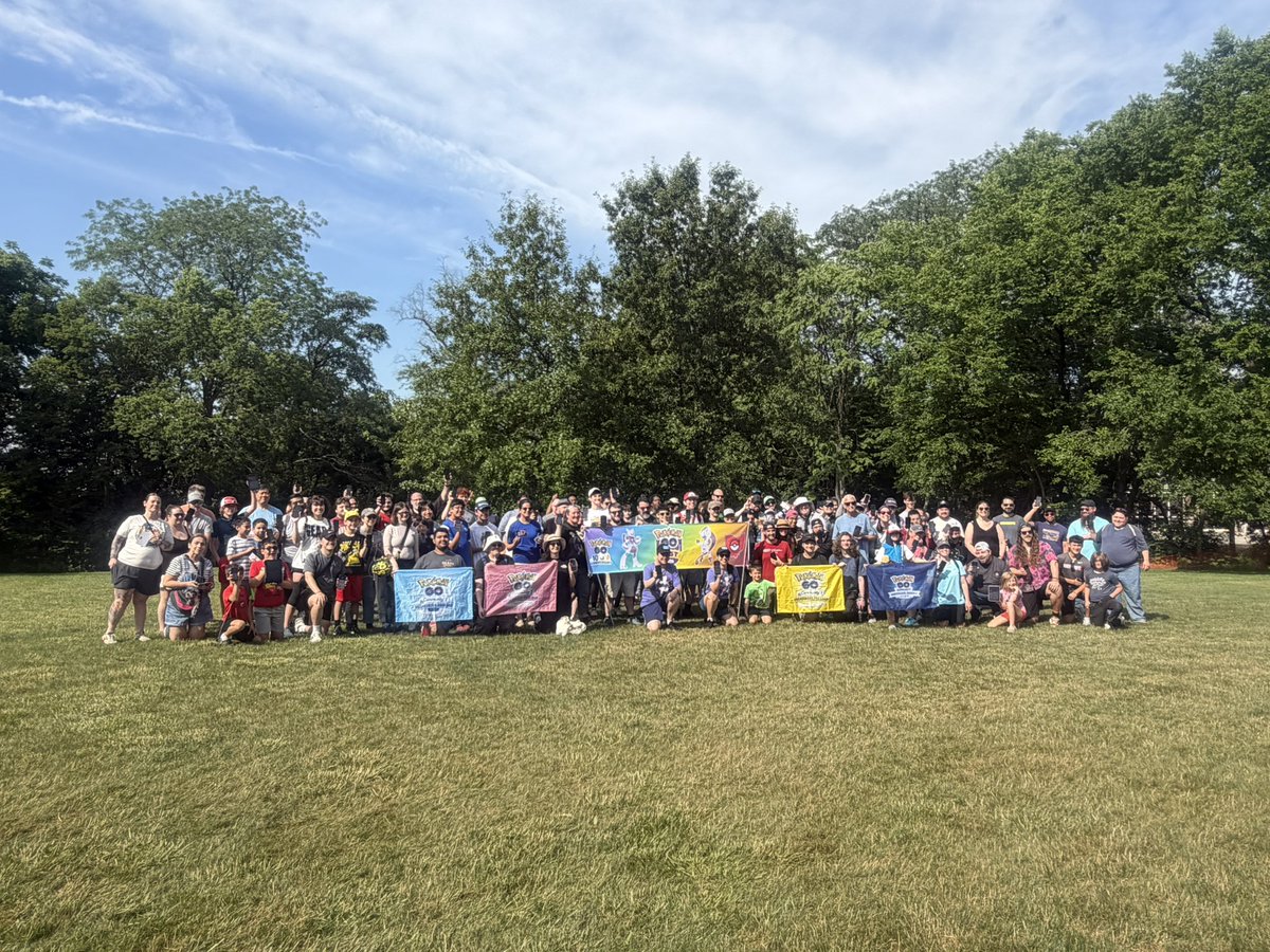 asianposh2022's tweet photo. We love yall @PokemonGoApp #DublinOhio #mewtwoX #mewtwoY #pokemonglobalGoFest https://t.co/HotHCLg3rI