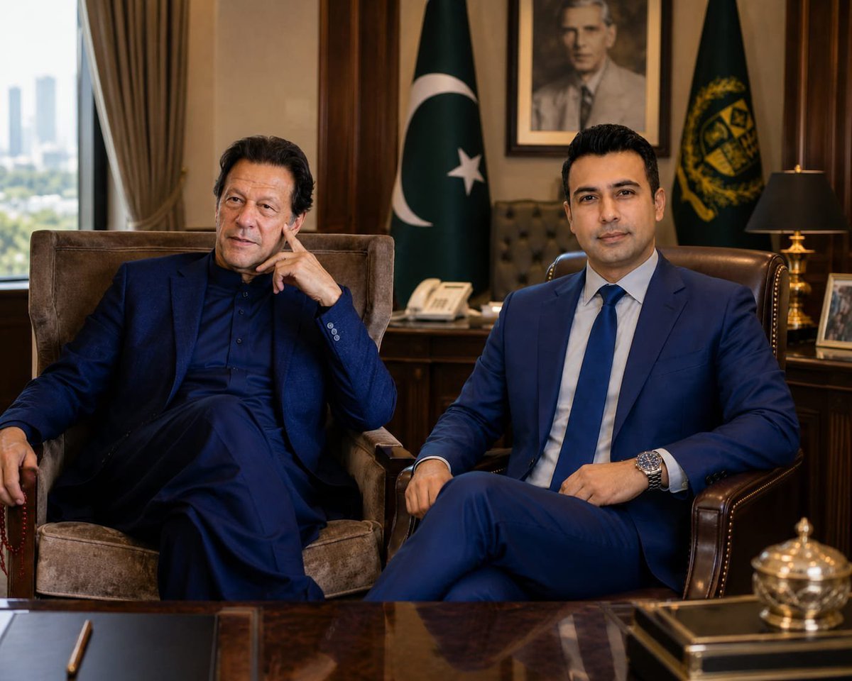 zee_ki_hmm's tweet photo. میری پسندیدہ شخصیات ایک فریم میں❤️

لیڈر صرف عمران خان ❤️ https://t.co/KTuoEOLALB