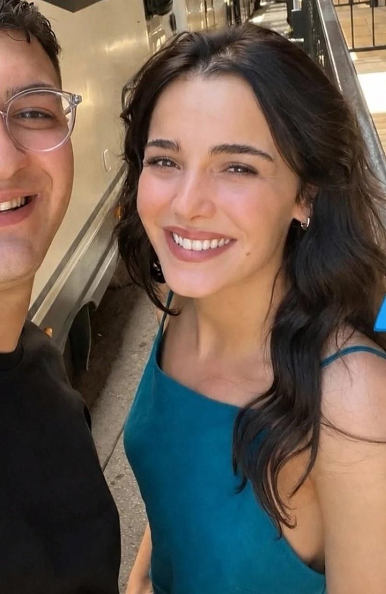 vanillaskyhz2's tweet photo. çok güzelsinnnn 💘💕💖💗💓💕💘 https://t.co/R2u6VJccNH