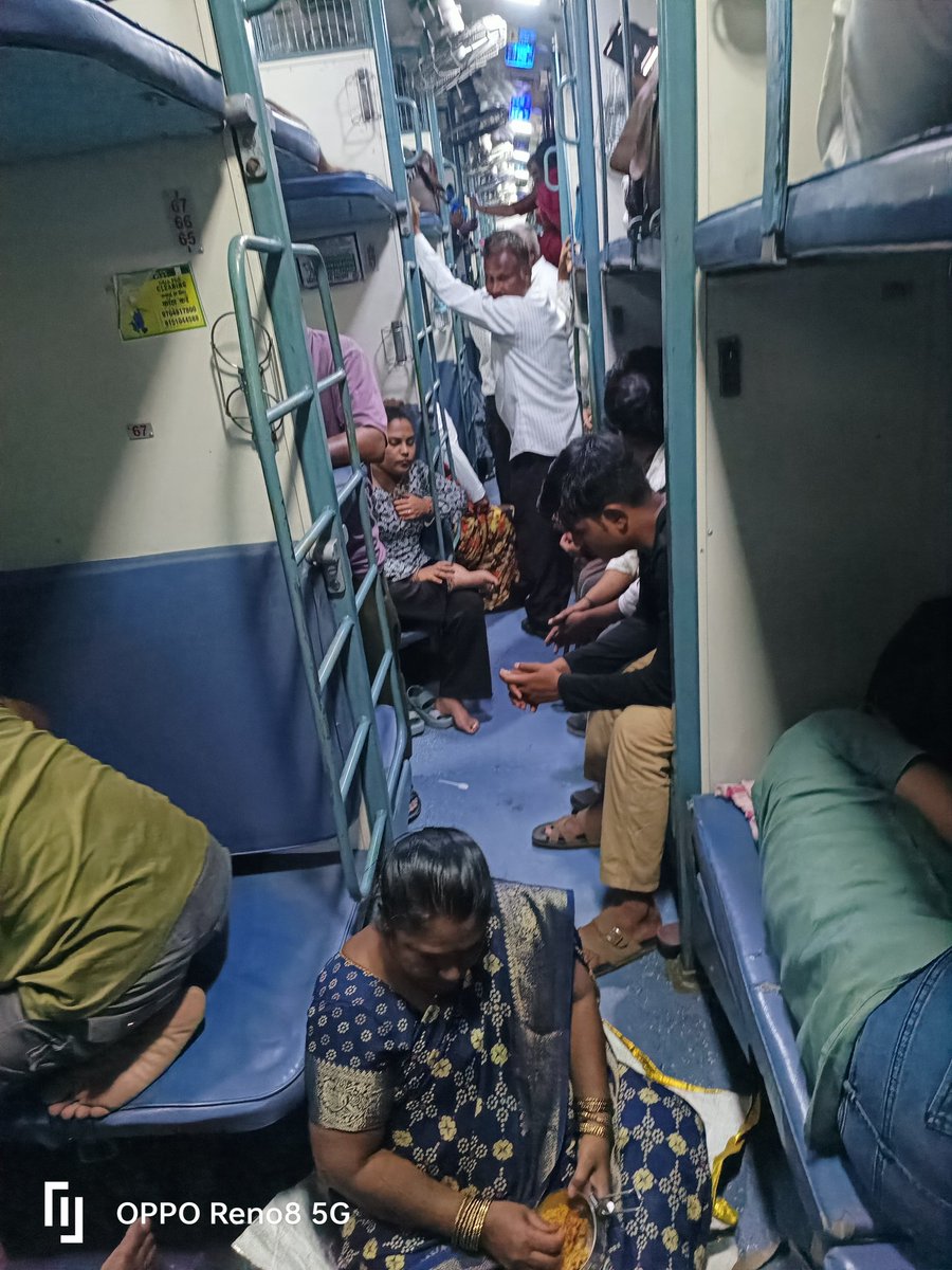 mallesh_2004's tweet photo. @RailwaySeva Why u require PNR details to resolve the basic issue of water &amp; closing the compartment between General &amp; Sleeper coach?? 
PNR-4858522439
Trn:12702
Dt:12-07-26
Frm BMT to CSMT
P1-S1,77
@AshwiniVaishnaw please see what's d current situation 🤐
@narendramodi @Central_Railway https://t.co/4NDppUbx8h