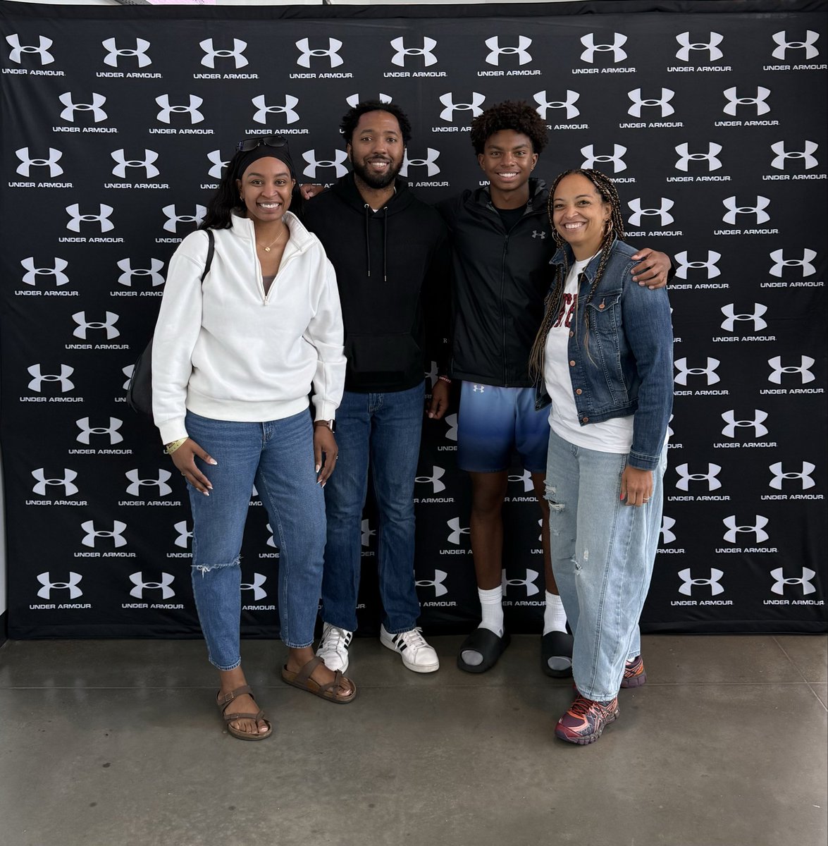ethanisomIV's tweet photo. Appreciate all of the family who came to support me in Georgia during Session 2 - next stop Kentucky for Session 3 🛫
#uagrind #underarmour https://t.co/VpyImHhL9U