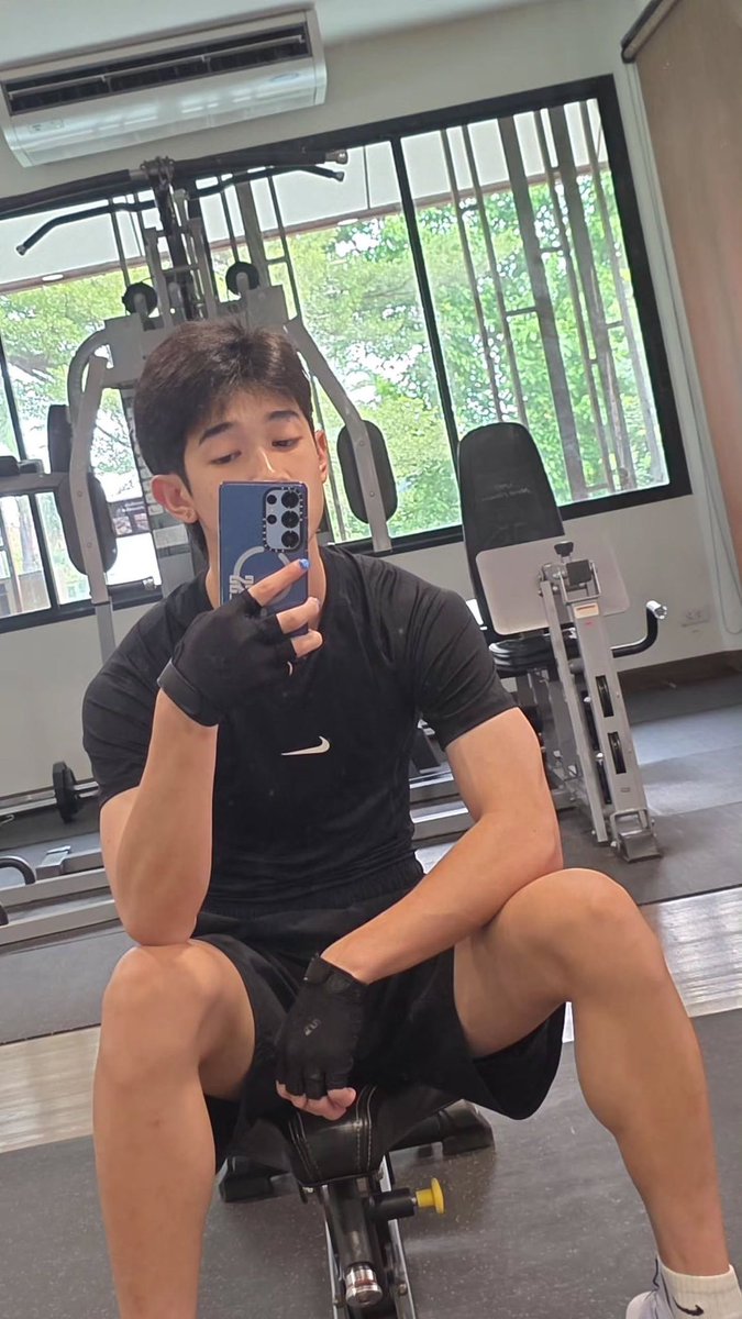 mehatemondayy's tweet photo. พึ่งรุ้ว่าไนกี้หล่อขนาดนี้ (´･e･) https://t.co/uVIeCQuUAp