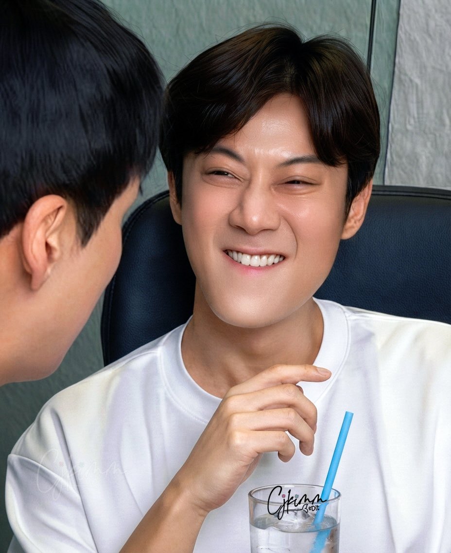 smileseon1987's tweet photo. ผมชอบสีฟ้า 🥤🩵 

#พี่จอง  #jung https://t.co/GWwo4qyNyC