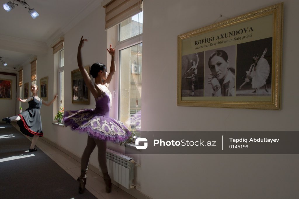 PhotoStockaz's tweet photo. 📍 Kölgə ilə işığın təcəssümü.
📸 Foto 06.06.2026-cı ildə çəkilib.
#xoreoqrafiya #balerina #photostockaz #bakı #azərbaycan https://t.co/fO1BHuV8lG