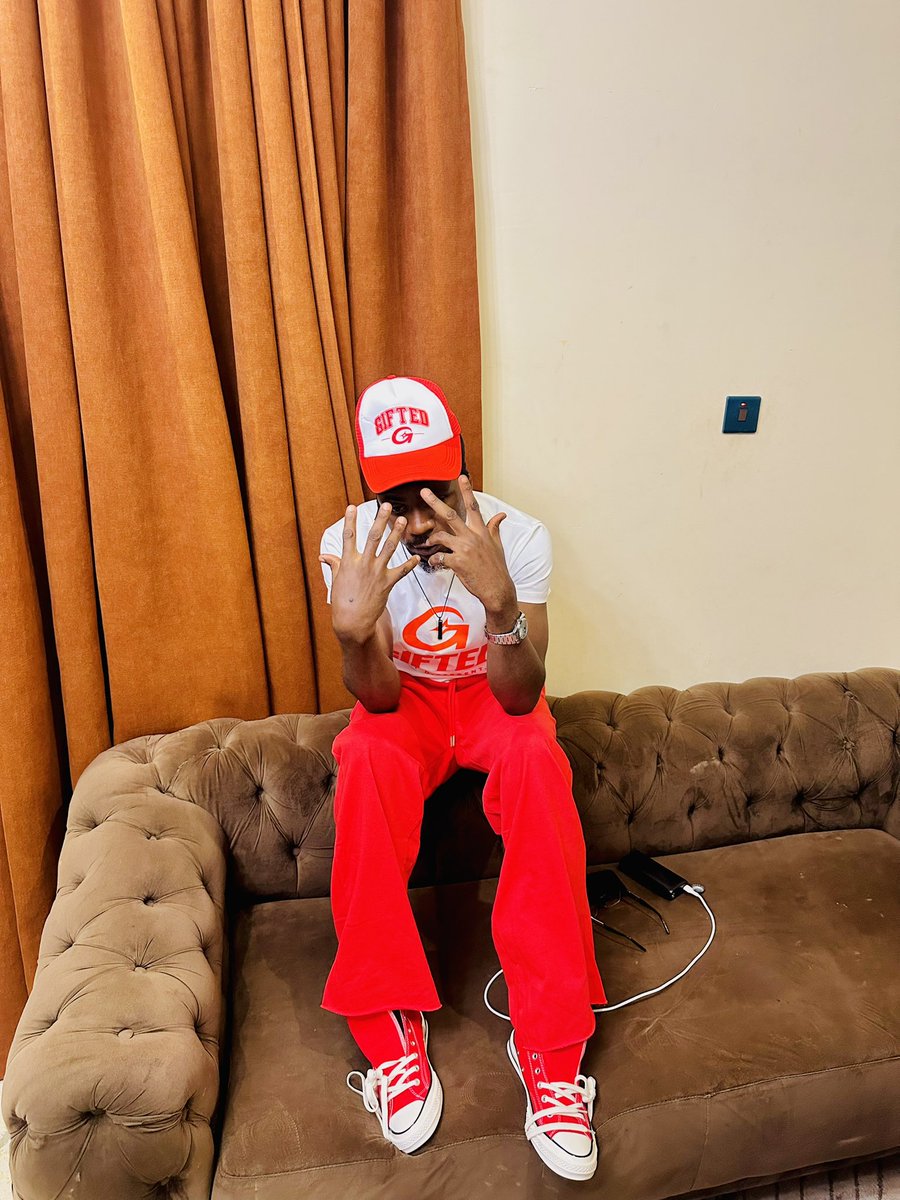 MNewmansnippet's tweet photo. I know I got couple of real ones and that makes me feel good #Giftedluxury https://t.co/sXSZNiNzs3
