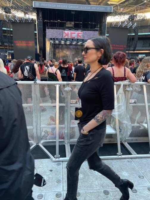 vampcele's tweet photo. THE BOB THE GLASSES THE BOOTS THE THE THE https://t.co/273Q9cYE5n