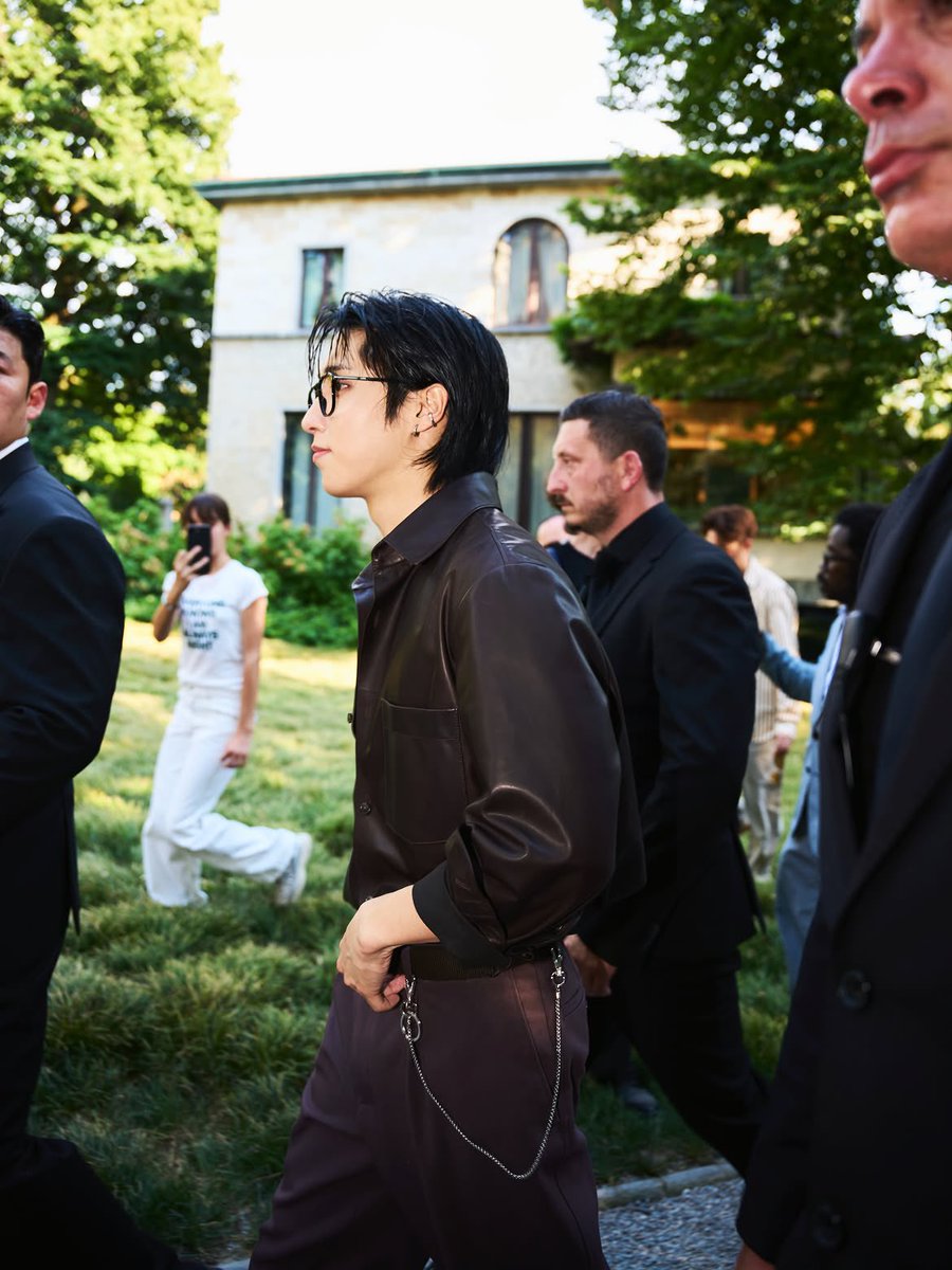 HanJisungViral's tweet photo. [📸] - #HAN X TODS
•260712• via cy__jo IG

A photographer Changyoung shared Han photos at TOD's Milan Fashion Week.

“ Stray Kids' Han Ji-sung at the Tod's presentation during Milan Fashion Week SS27”

#HANxTods https://t.co/rvX21li2Uv