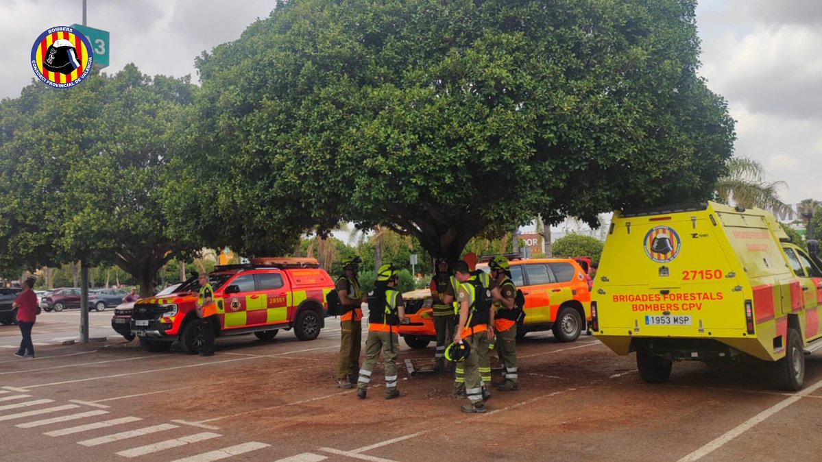 BombersValencia's tweet photo. Actualització recerca a Aldaia: finalment la persona ha sigut localitzada, malauradament sense vida. 

Es retira tot el dispositiu del Consorci de Bombers de València mobilitzat.

DEP🖤 https://t.co/kJbvImwzug