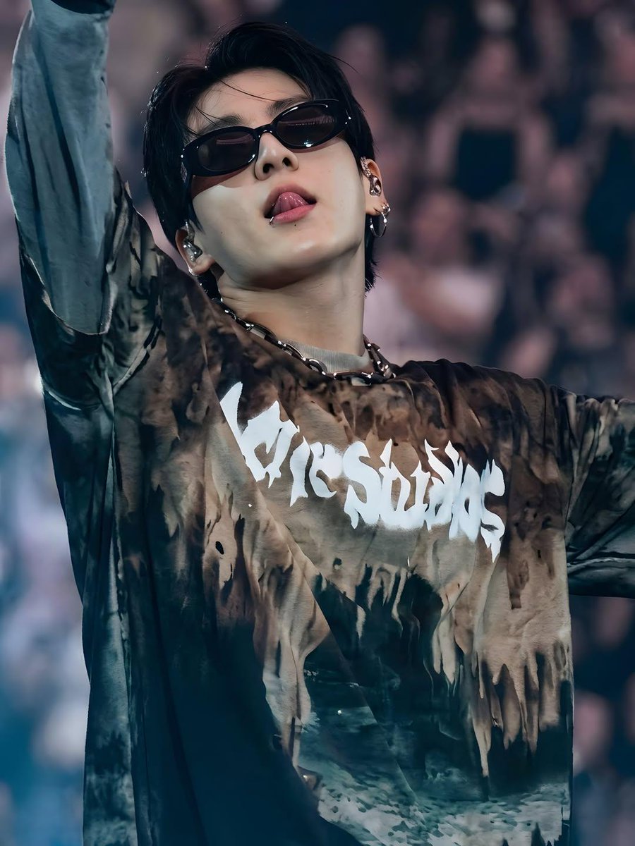 Gudrunkookie_71's tweet photo. How did I survive yesterday?💜😆

#JUNGKOOK #TAEHYUNG #JIMIN #JHOPE #SUGA #JIN #RM   #정국 #태형 #지민 #제이홉 #슈가  #진 #김남준 #방탄소년단 #아포방포  #WeLoveYouJungkook #bts_wallpaper #welovebts
#Jungkook_wallpaper https://t.co/nuSFYwYvyv