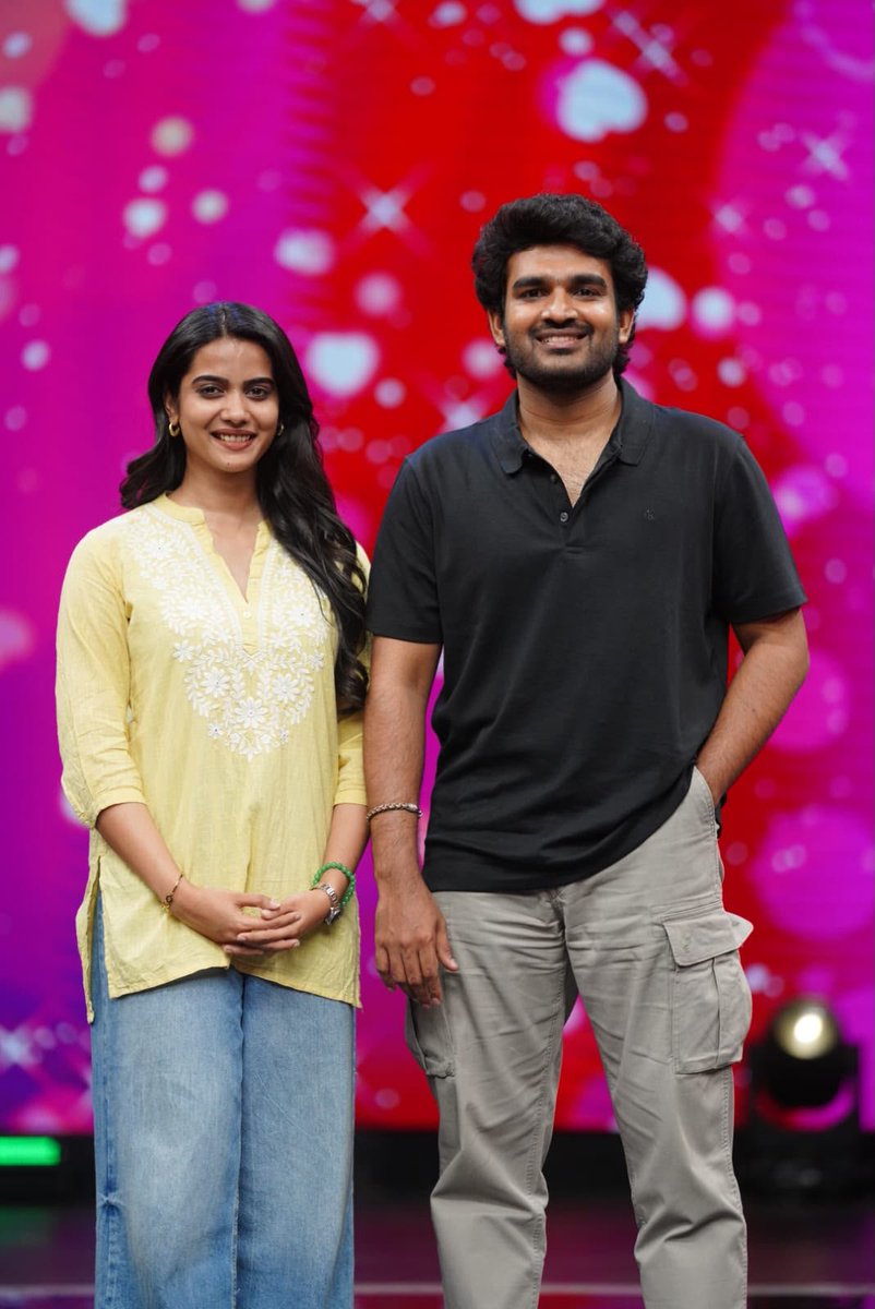 lnmasade's tweet photo. Chennai love story movie promotion #kiranabbavaram #skn #sairajesh #bunnyvas #gouripriya https://t.co/9w7Mlukb1g