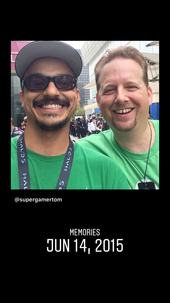 supergamertom's tweet photo. #xboxfanfest thank you @moneyrumble for spreading the joy of video gaming irl, and always just being a great human being. https://t.co/bKdxyNQixm