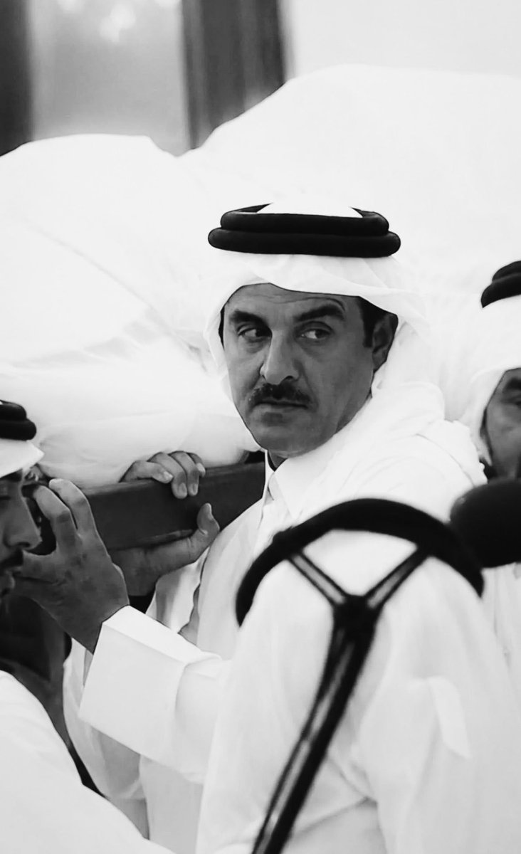 derradjihafid's tweet photo. حشود شعبية ورسمية كبيرة شيعت جثمان الأمير الوالد الراحل الشيخ حمد بن خليفة آل ثاني الذي حمل في حياته رؤية طموحة للنهوض ببلده، وفكر وخطط واتخذ القرارات الجريئة، واضعا خدمة شعبه ووطنه فوق كل اعتبار.
 لقد كان أميرا بأخلاقه قبل أفعاله، فجعل من قطر نموذجا في التنمية والنهضة، وأرسى دعائم دولة حديثة تحظى بمكانة مرموقة على المستويين الإقليمي والدولي، لتبقى إنجازاته شاهدة على أن الرؤية الصائبة والإرادة الصادقة تصنعان الفارق.

رحم الله الفقيد، وأسكنه فسيح جناته، وألهم أهله وذويه والشعب القطري جميل الصبر والسلوان.
إنا لله وإنا إليه راجعون.