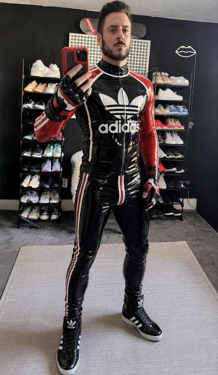 DanInBLN's tweet photo. We are used to see super sexy @jhgkentman wearing the best and hottest #scallyboy gear such as Adidas Chiles.
Now he made me damn horny by wearing full PVC suit.
#scallyboy #chavlad #sneakerboy https://t.co/XMk1UAkJPU