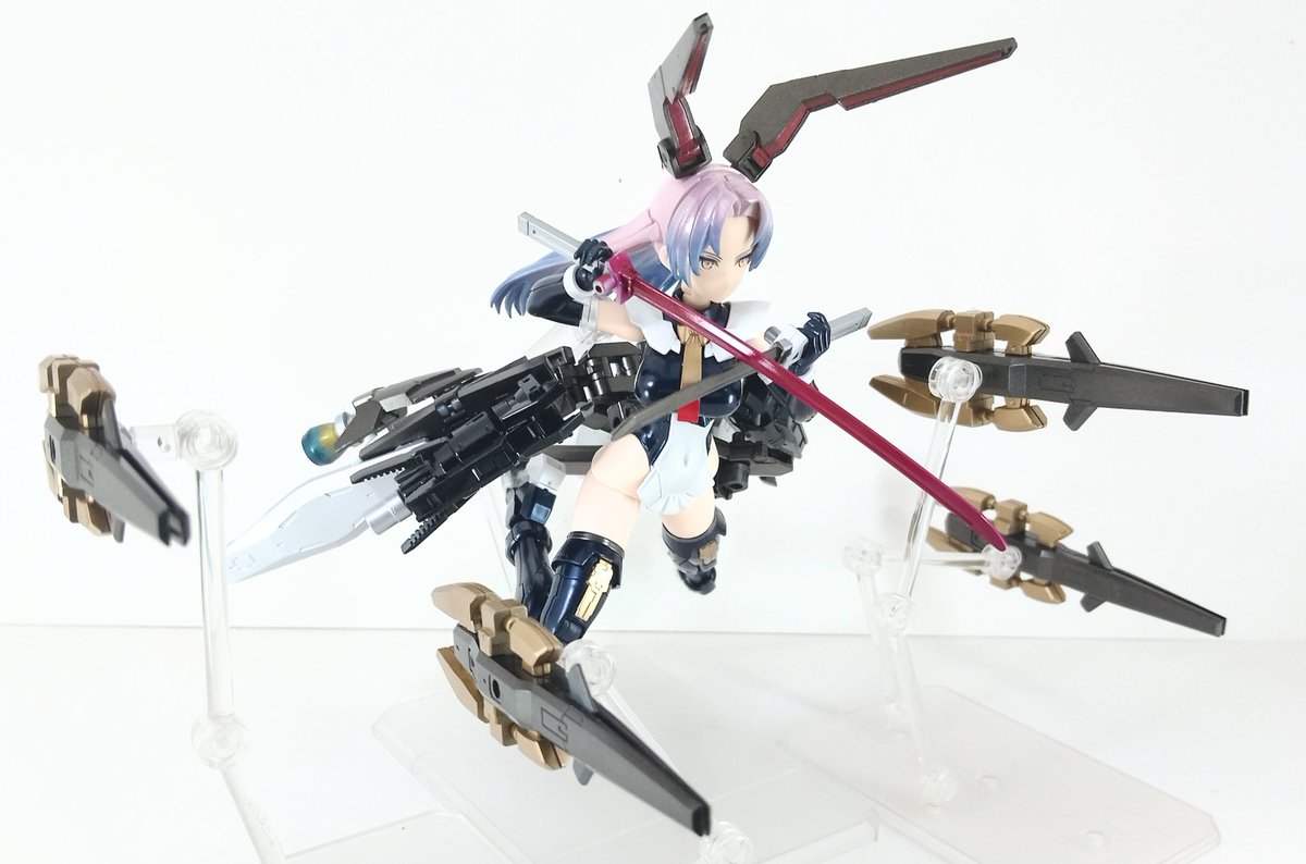 milyourenji's tweet photo. アルネヴァ

戦国バニーの1人。高速機動ユニット『ラギデウス』で接近し、赫刀『レプス』と黒刀『リエヴル』で斬り刻む。

ラギデウスには4つの無線兵器『ラビッツ』が搭載されており、追い詰めていく

「………私のおでこ、笑ったわね？」

おでこがコンプレックス

#二大フェチ30MS総選挙
#クール派 https://t.co/FKtEtmBlBc