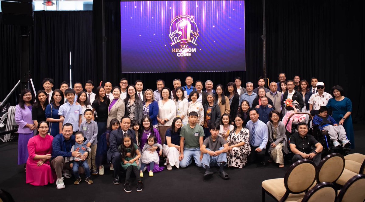 thejonathanjin's tweet photo. I'm advocating for interfaith dialogue between #Vietnamese #Christians, #Catholics, & #Buddhists through sending their young followers of the faith as #ambassadors, likened to sending over #delegates.
Temple sends 2+ delegates to church.
Church sends 2+ delegates to temple. https://t.co/iiY6whxw7j