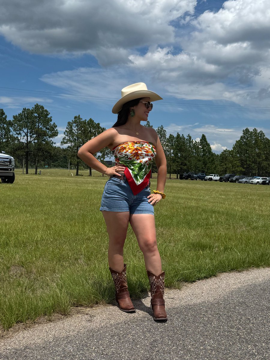 quintobeanz's tweet photo. Rodeo season babyyyy https://t.co/uU68xOdpE0