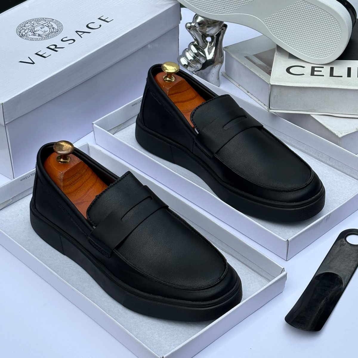 OLUWADAMILOLA {FOOTWEAR'S VENDOR} tweet media