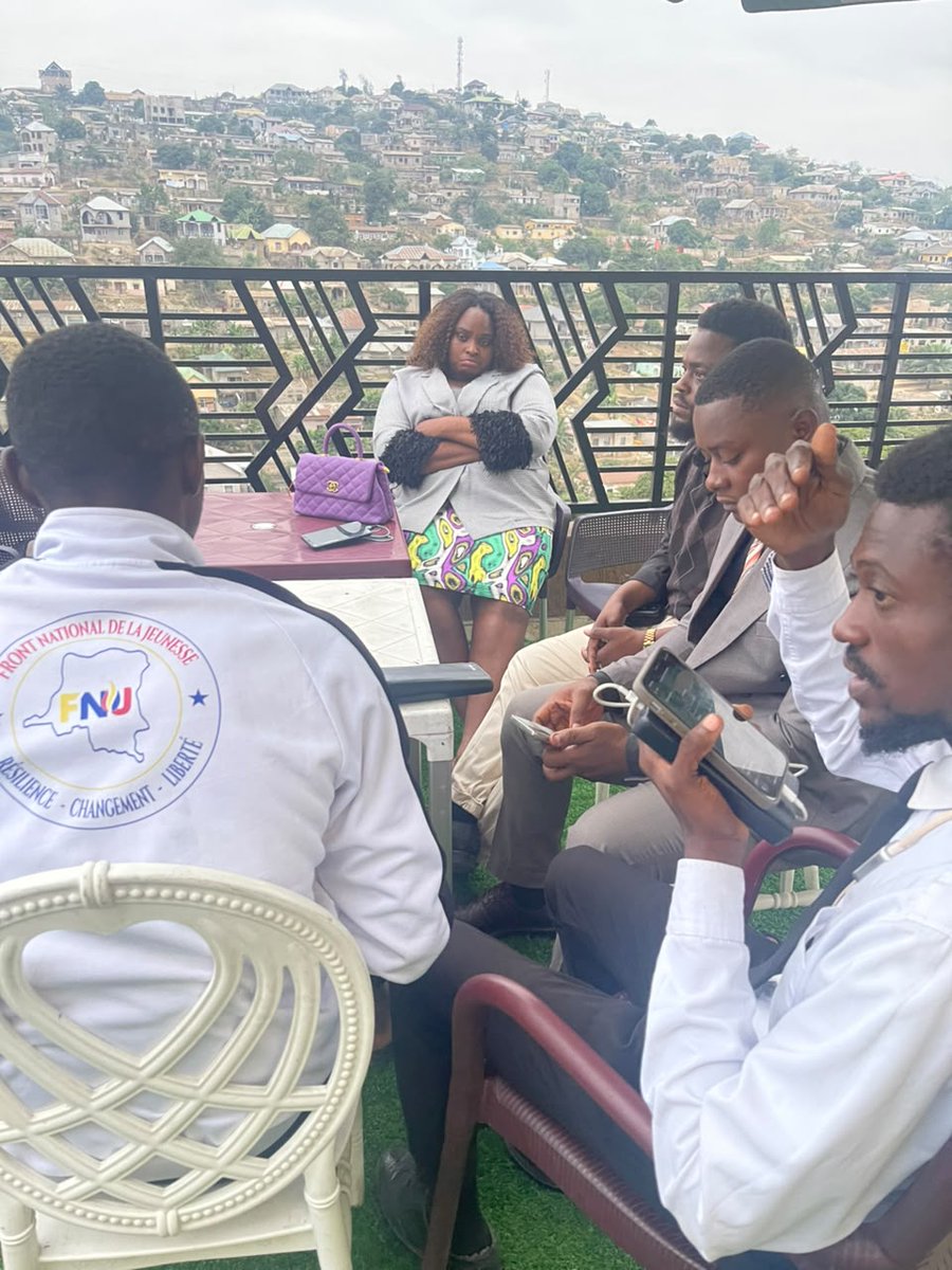 KVualu's tweet photo. En prélude de la grande campagne d'adhésions massive le Coordonnateur National de Front National de la Jeunesse @KVualu était dans la province du KONGO-CENTRAL pour une réunion stratégique avec quelques membres de la coordination provinciale de FNJ KONGO-CENTRAL . https://t.co/2nnNKUl6cg