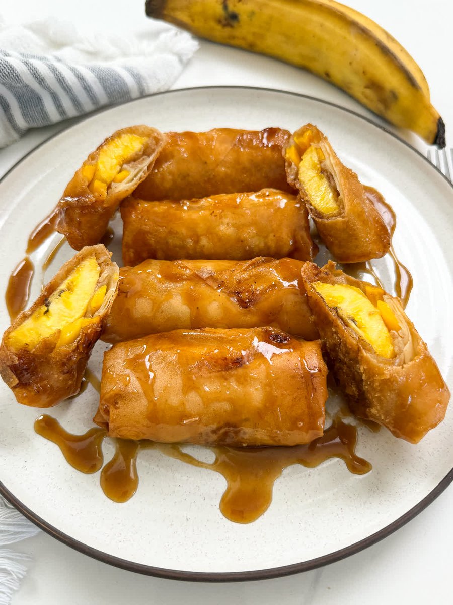 hermanathome's tweet photo. Banana Lumpia (Filipino Turon)

Recipe linked in comments below

It's a hot summer and this banana lumpia (Filipino turon) is the perfect dessert to enjoy. It's crispy and full of caramel flavor that everyone won't be able to resist.

LIKE and SHARE this recipe! https://t.co/2EmQzmMnZ4