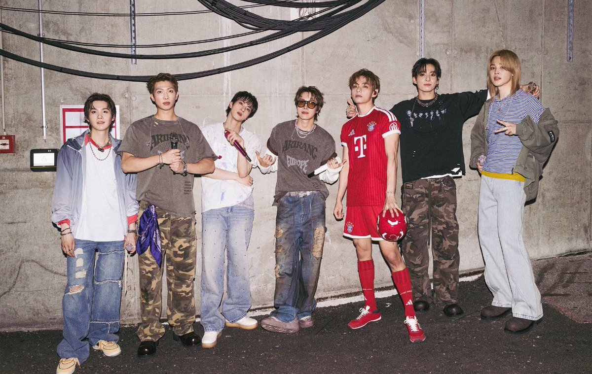 ARIRANGWT's tweet photo. BTS has completed their 2 sold out shows at Allianz Arena, München, in front of an estimated crowd of 70K each night. 

Next stop on ARIRANG WORLD TOUR:

🔜 Stade De France, Paris (2X), estimated attendance ~ 75-80K each night. 

Status: SOLD OUT. 

#BTS_ARIRANG
#BTS_WORLDTOUR_EUROPE #BTS_WORLDTOUR #BTS #BTS_WORLDTOUR_LONDON #BTS_WORLDTOUR_MUNICH
