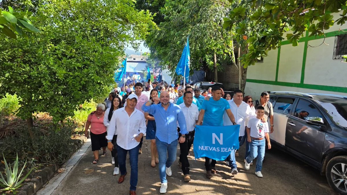 LaHuellaSV's tweet photo. 🗳️ MORAZÁN REGISTRA ALTA PARTICIPACIÓN EN ELECCIONES INTERNAS DE NUEVAS IDEAS

En un ambiente de amplia participación, los precandidatos de @nuevasideas a diputaciones de la Asamblea Legislativa y a las alcaldías de Morazán Norte y Morazán Sur acudieron este día a la jornada de elecciones internas desarrollada en el departamento de Morazán.

Durante la jornada ejercieron su voto Loren Argueta, precandidato a alcalde de Morazán Sur; Henry Girón, precandidato a alcalde de Morazán Norte; y @BladiBarahona y @DrJuanRodrig, precandidatos a diputados de la Asamblea Legislativa. 

La actividad se desarrolló con entusiasmo y compromiso con el proceso democrático interno del partido, dando un paso más en la selección de los candidatos que representarán a Nuevas Ideas en los próximas elecciones.