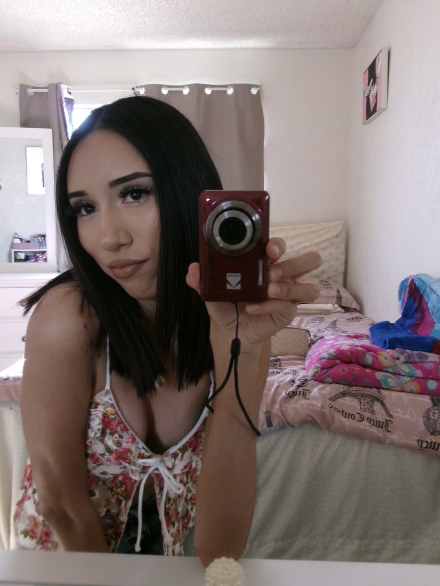 missnatalia222's tweet photo. Naked version in the comments 👇🏼

#sexybody #onlyfans #sellingcontent #Petite #foryoupage #explorepage #sugardaddy #horny #Bluepage #trending #hot #mexican #makemeviral #fypp #cute #girl #telegram #cute https://t.co/JS5sm2pL5k